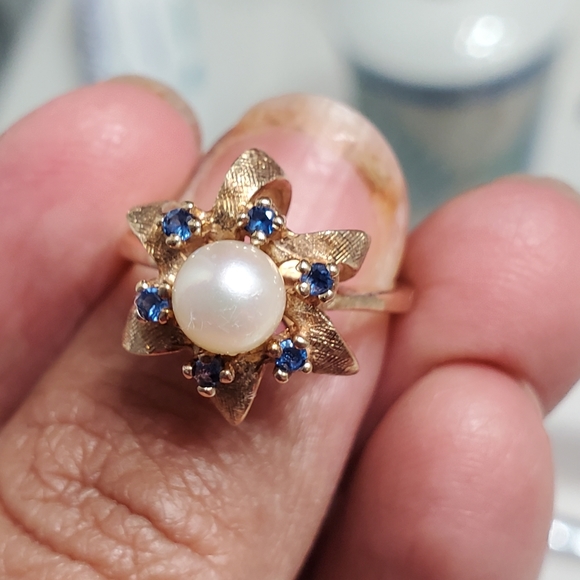 10k gold ring from birks. Vantage gold ring with natural pearl and shaphir - Picture 8 of 11